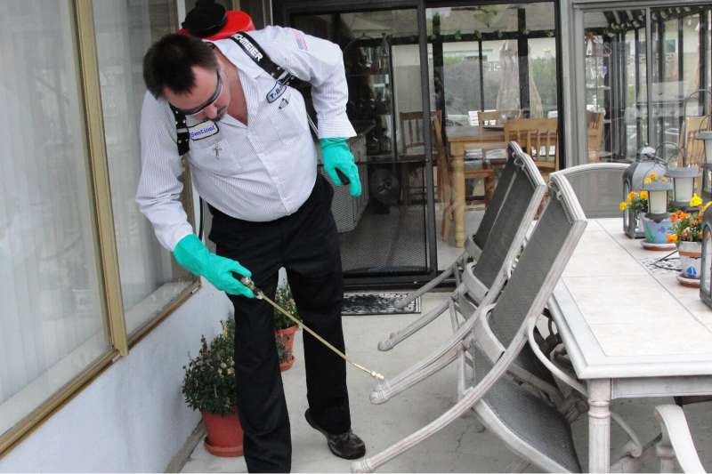 commercial pest control services in Pinckard